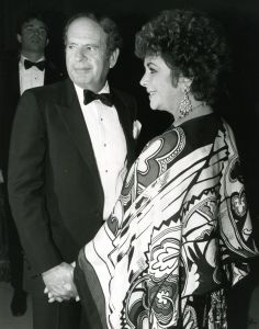 Elizabeth Taylor, Victor Luna 1984 NY.jpg